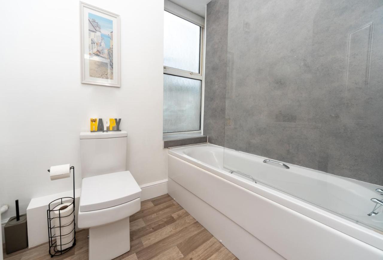 Sea Views Stunning 2 Bedroom Apartment # Lowestoft Bagian luar foto