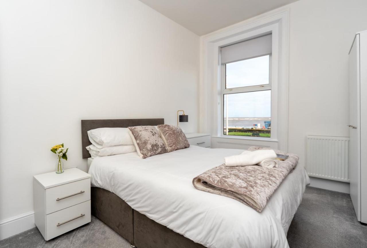 Sea Views Stunning 2 Bedroom Apartment # Lowestoft Bagian luar foto